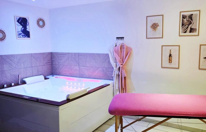 Week-end ou séjour en amoureux à L'Olympe des Sens. Suite romantique à Portiragnes. Proche de Béziers et du Cap d'agde.