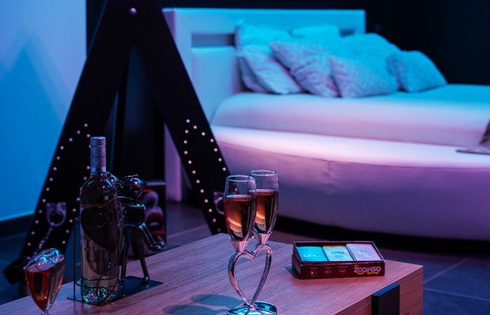 Week-end ou séjour en amoureux à L'Olympe des Sens. Suite romantique à Portiragnes. Proche de Béziers et du Cap d'agde.