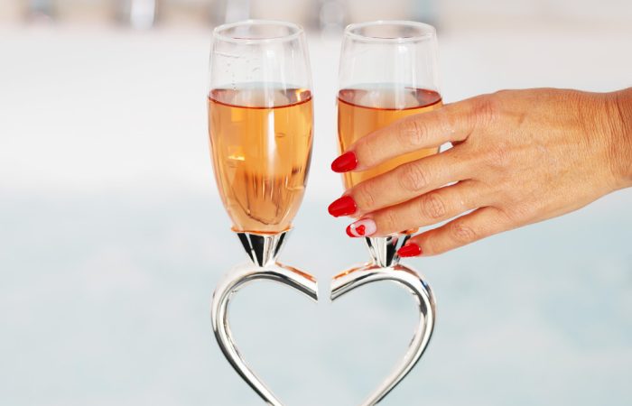 Week-end ou séjour en amoureux à L'Olympe des Sens. Suite romantique à Portiragnes. Proche de Béziers et du Cap d'agde.