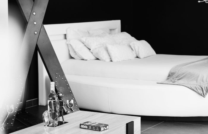 Week-end ou séjour en amoureux à L'Olympe des Sens. Suite romantique à Portiragnes. Proche de Béziers et du Cap d'agde.