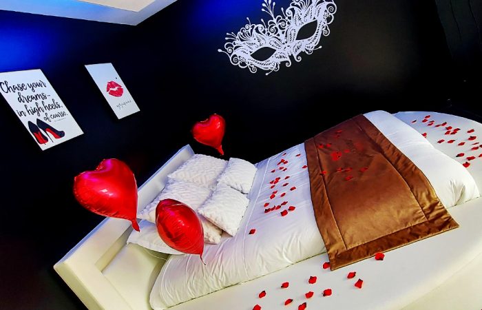 Week-end ou séjour en amoureux à L'Olympe des Sens. Suite romantique à Portiragnes. Proche de Béziers et du Cap d'agde.
